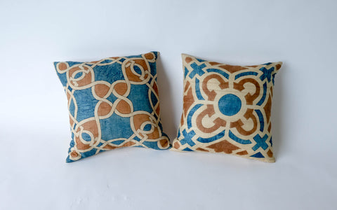 2 pillows